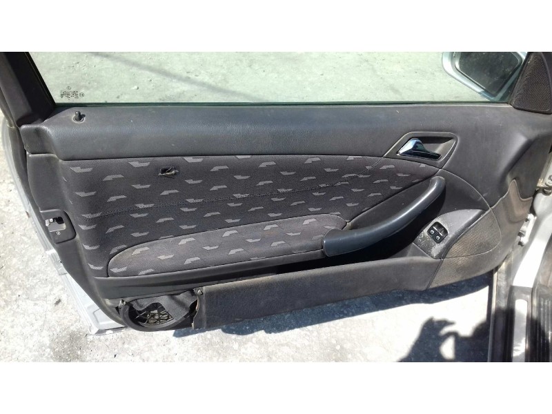 mercedes-benz clase c (w203) sportcoupe del año 2002