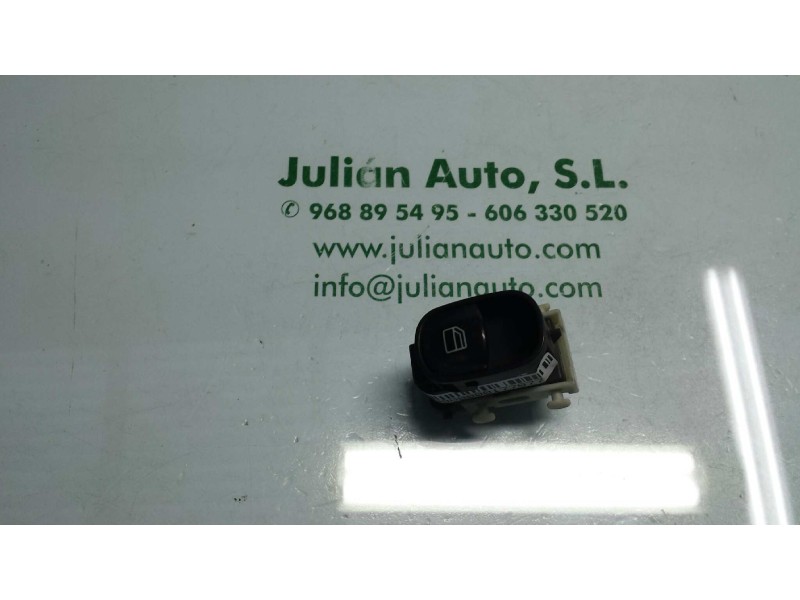 Recambio de mando elevalunas trasero izquierdo para mercedes-benz clase c (w203) berlina referencia OEM IAM 2038200210 501807 