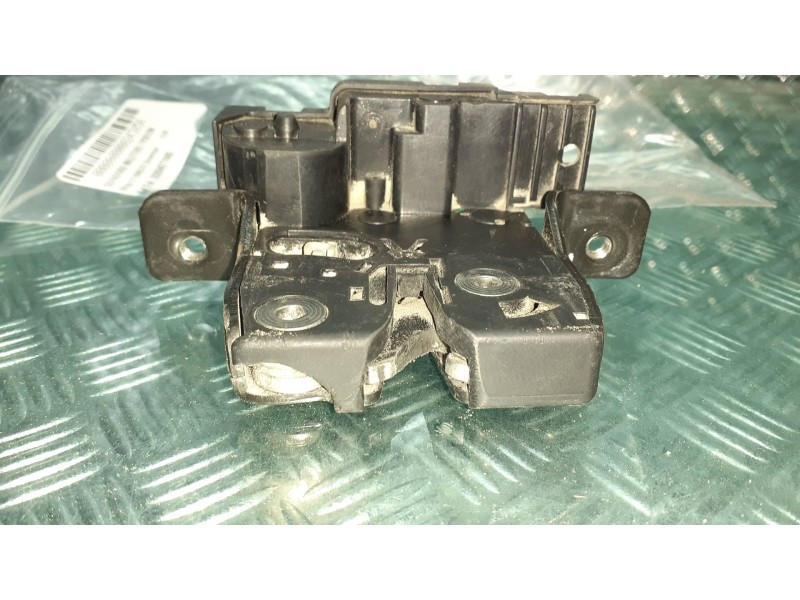 Recambio de cerradura maletero / porton para renault kangoo dynamique referencia OEM IAM 8200497798B  