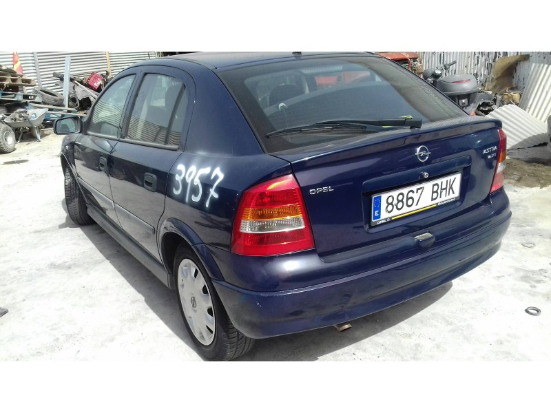 opel astra g berlina del año 2001