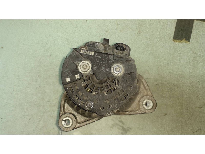 Recambio de alternador para opel astra h ber. cosmo referencia OEM IAM 13229984 BOSCH 100A