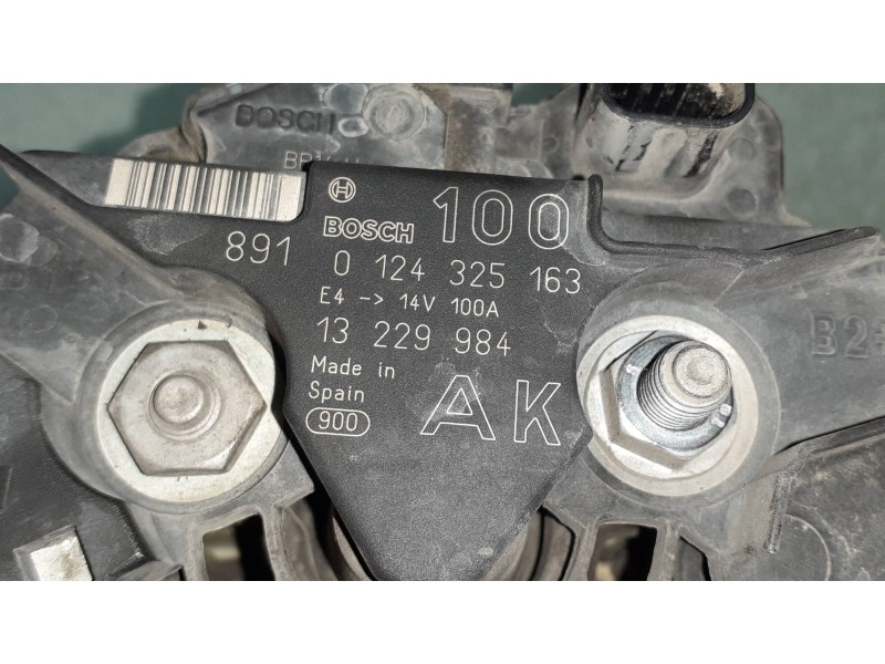 Recambio de alternador para opel astra h ber. cosmo referencia OEM IAM 13229984 BOSCH 100A