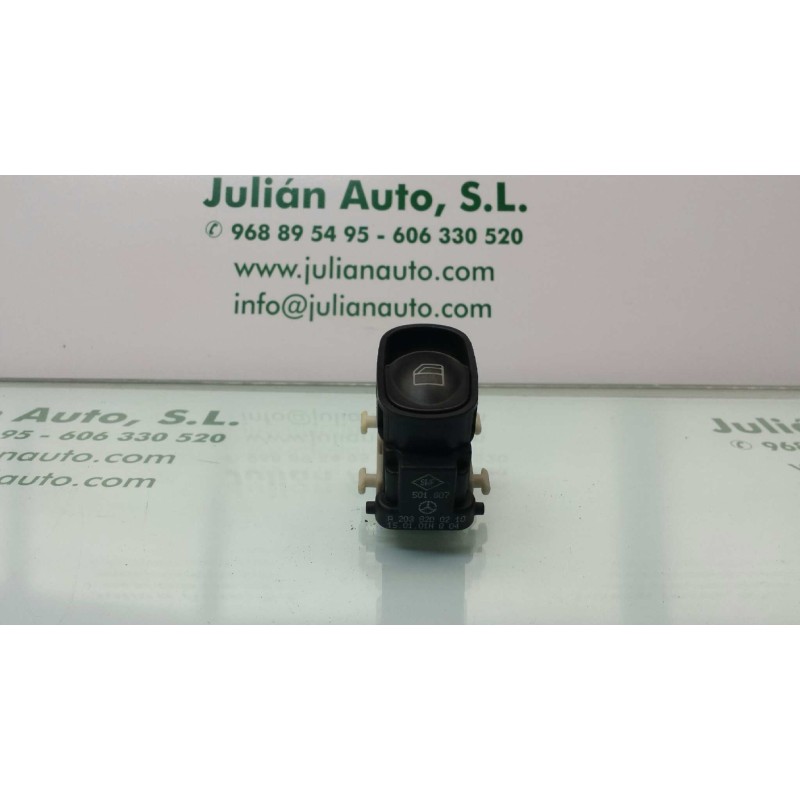 Recambio de mando elevalunas trasero izquierdo para mercedes-benz clase c (w203) berlina referencia OEM IAM A2038200210 501807 