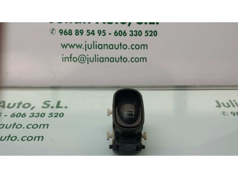 Recambio de mando elevalunas trasero derecho para mercedes-benz clase c (w203) berlina referencia OEM IAM A2038200210 501807 