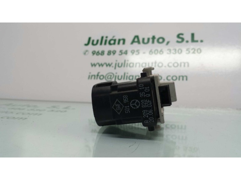 Recambio de mando elevalunas trasero izquierdo para mercedes-benz clase clk (w209) coupe referencia OEM IAM A2098203510 501958 