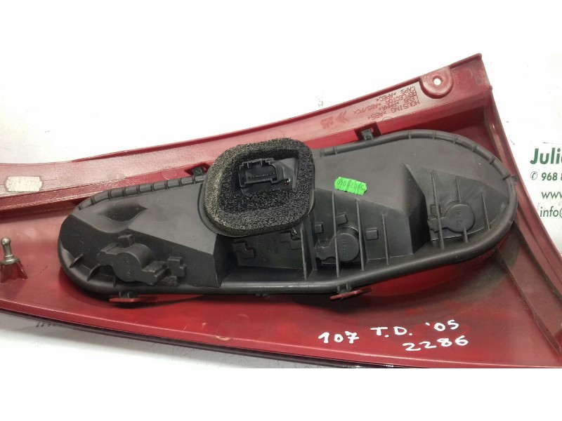 Recambio de piloto trasero derecho para peugeot 107 urban referencia OEM IAM 815500H040  