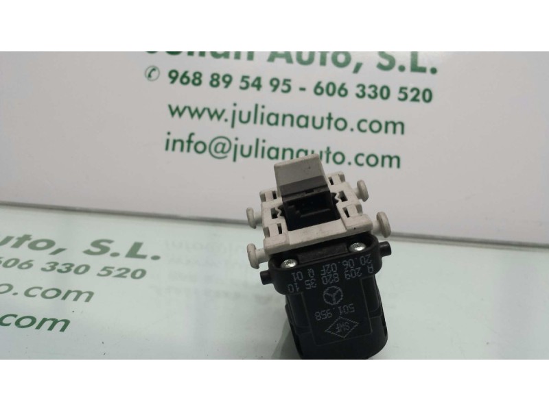 Recambio de mando elevalunas trasero izquierdo para mercedes-benz clase clk (w209) coupe referencia OEM IAM A2098203510 501958 