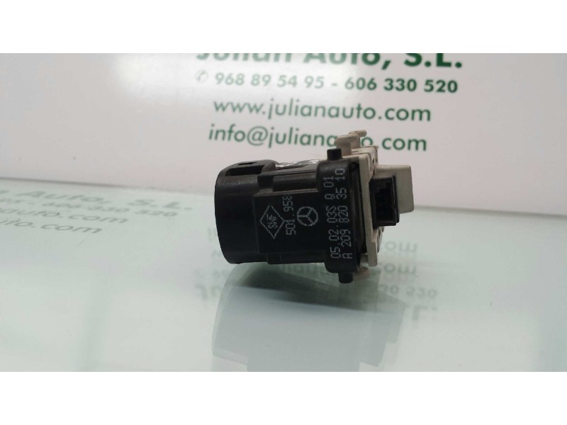 Recambio de mando elevalunas trasero izquierdo para mercedes-benz clase clk (w209) coupe referencia OEM IAM A2098203510 501958 