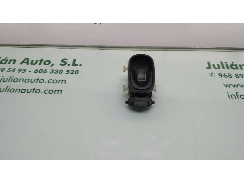 Recambio de mando elevalunas trasero derecho para mercedes-benz clase c (w203) berlina referencia OEM IAM A2038200210 501807 