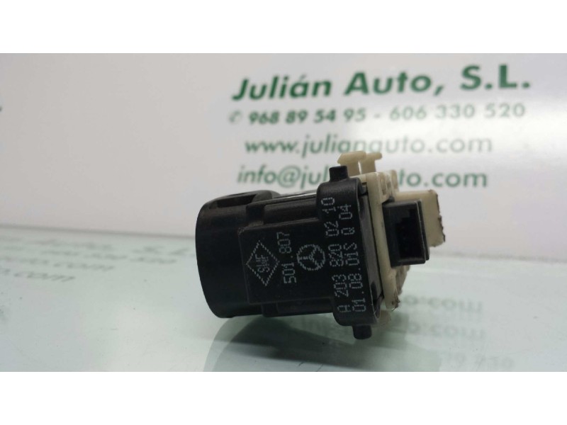 Recambio de mando elevalunas trasero derecho para mercedes-benz clase c (w203) berlina referencia OEM IAM A2038200210 501807 