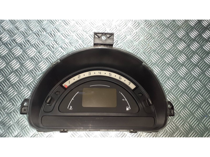 Recambio de cuadro instrumentos para citroen c3 1.1 furio referencia OEM IAM P9652008280H01 216755971 216672523
