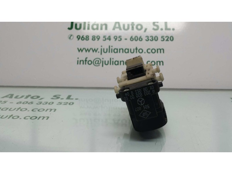 Recambio de mando elevalunas trasero derecho para mercedes-benz clase c (w203) berlina referencia OEM IAM A2038200210 501807 