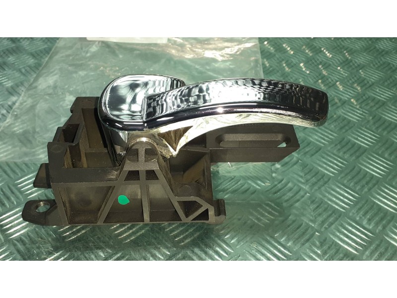 Recambio de maneta interior trasera izquierda para nissan qashqai (j10) acenta referencia OEM IAM   