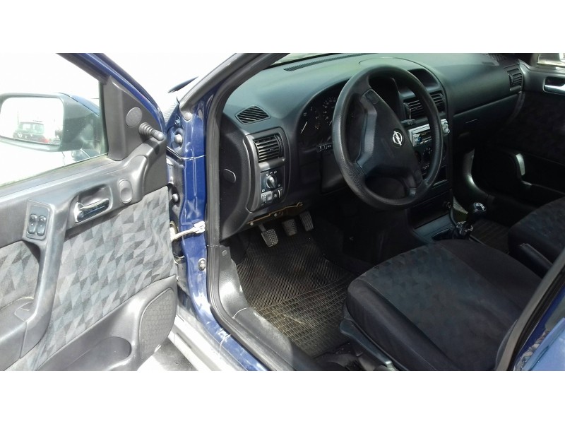 opel astra g berlina del año 2001