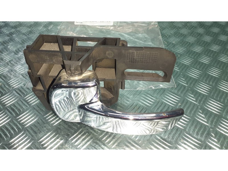 Recambio de maneta interior trasera izquierda para nissan qashqai (j10) acenta referencia OEM IAM   