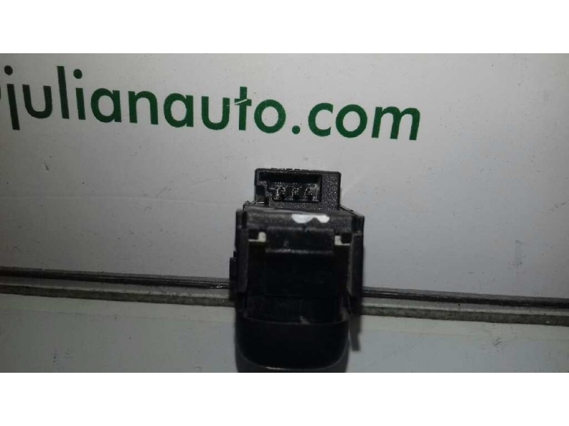 Recambio de mando elevalunas trasero derecho para mercedes-benz clase a (w168) referencia OEM IAM 2108208210 03100550 