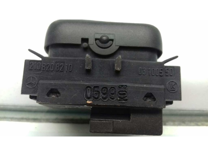 Recambio de mando elevalunas trasero derecho para mercedes-benz clase a (w168) referencia OEM IAM 2108208210 03100550 