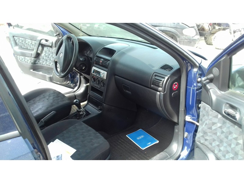 opel astra g berlina del año 2001