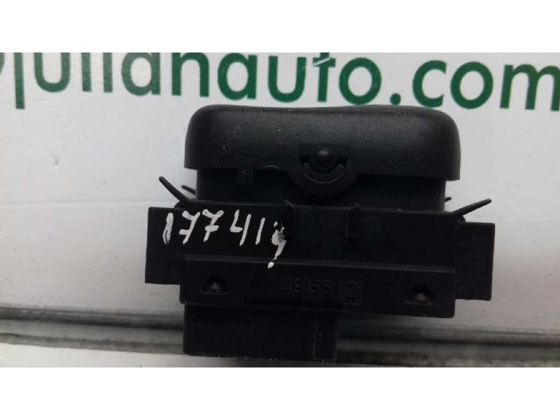 Recambio de mando elevalunas trasero derecho para mercedes-benz clase a (w168) referencia OEM IAM 2108208210 03100550 