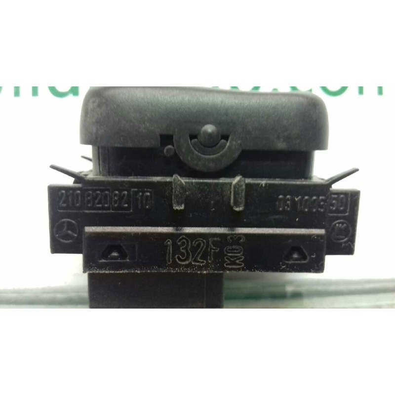 Recambio de mando elevalunas trasero derecho para mercedes-benz clase e (w210) berlina referencia OEM IAM 2108208210 03100550 