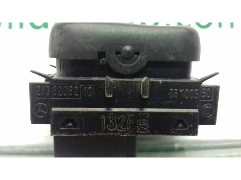 Recambio de mando elevalunas trasero derecho para mercedes-benz clase e (w210) berlina referencia OEM IAM 2108208210 03100550 