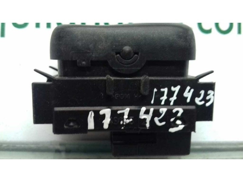 Recambio de mando elevalunas trasero derecho para mercedes-benz clase e (w210) berlina referencia OEM IAM 2108208210 03100550 