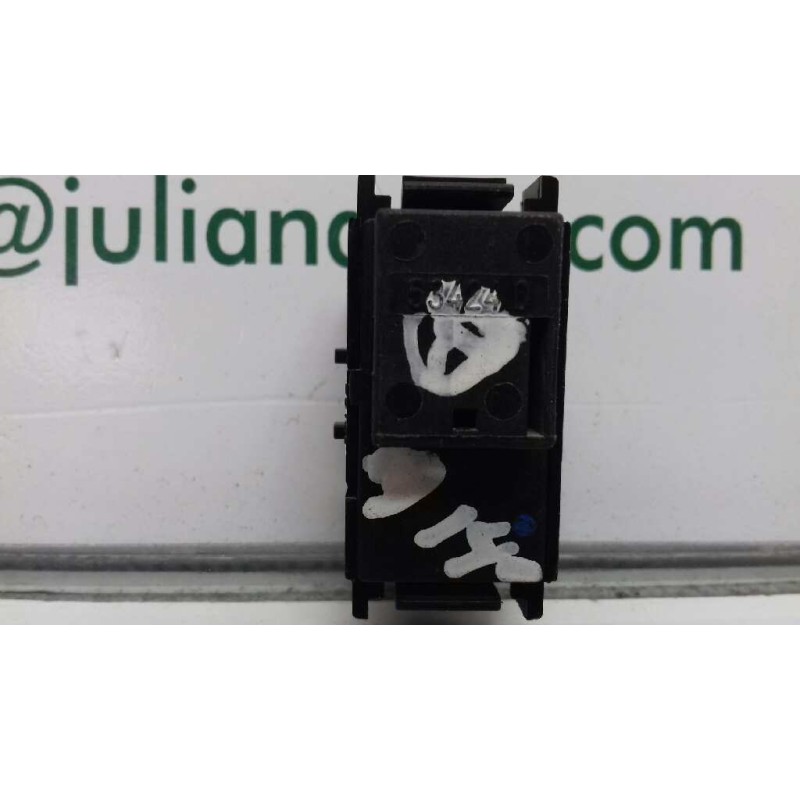 Recambio de mando elevalunas trasero derecho para mercedes-benz clase e (w210) berlina referencia OEM IAM 2108208210 03100550 