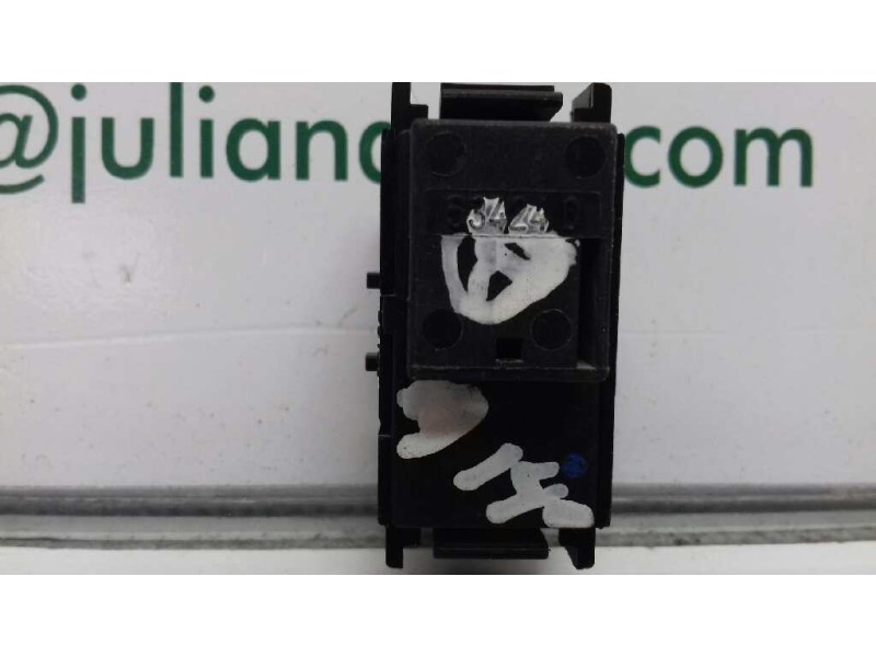 Recambio de mando elevalunas trasero derecho para mercedes-benz clase e (w210) berlina referencia OEM IAM 2108208210 03100550 