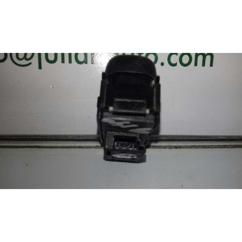 Recambio de mando elevalunas trasero derecho para mercedes-benz clase e (w210) berlina referencia OEM IAM 2108208210 03100550 