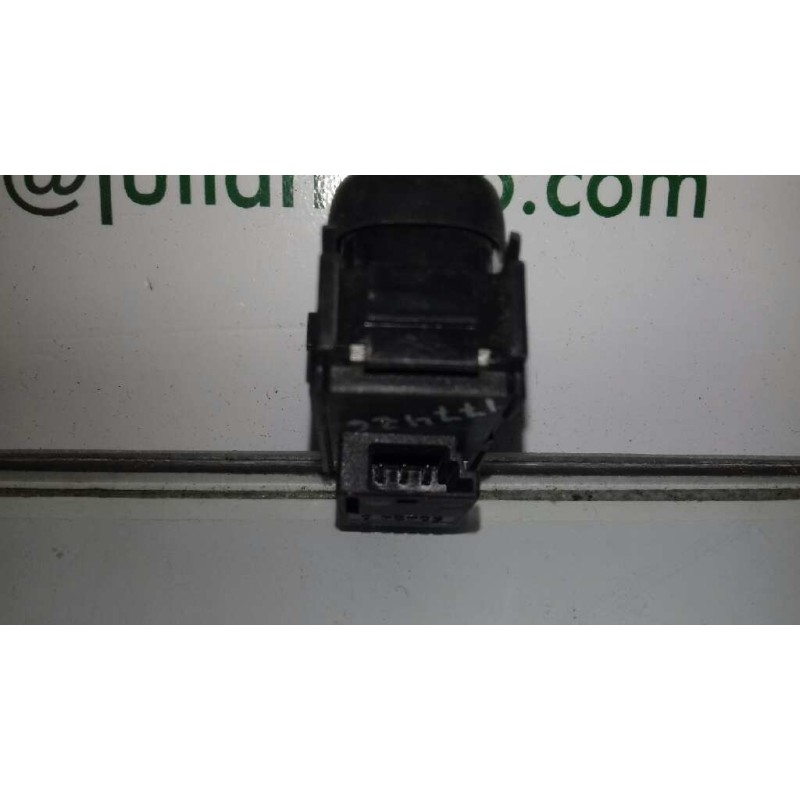 Recambio de mando elevalunas trasero izquierdo para mercedes-benz clase e (w210) berlina referencia OEM IAM 2108208210 03100550 