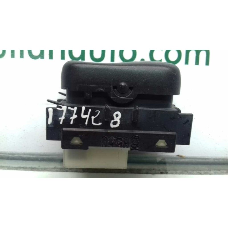 Recambio de mando elevalunas trasero derecho para mercedes-benz clase s (w220) berlina referencia OEM IAM 2208201210 03100504 