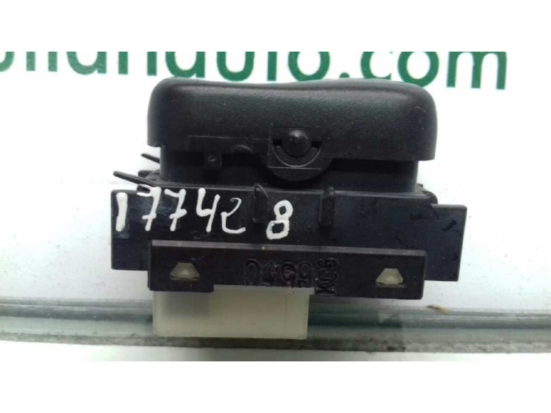 Recambio de mando elevalunas trasero derecho para mercedes-benz clase s (w220) berlina referencia OEM IAM 2208201210 03100504 