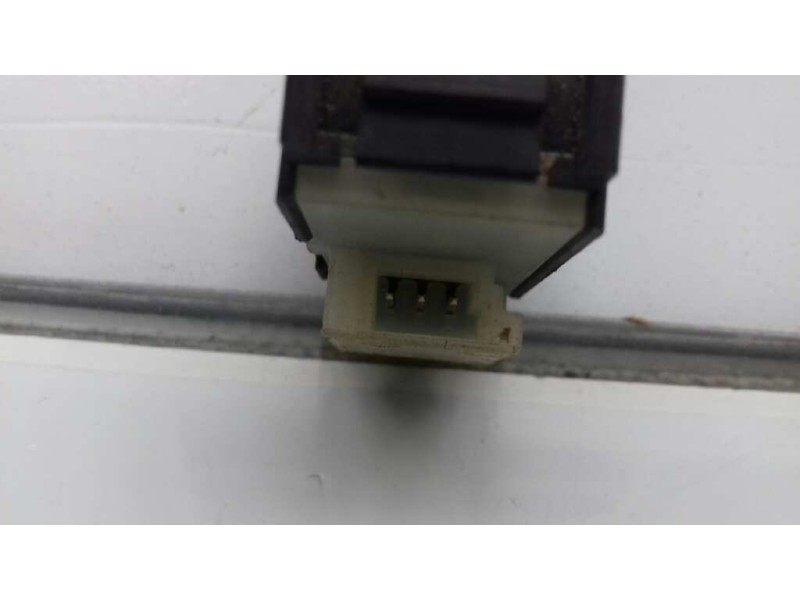 Recambio de mando elevalunas trasero derecho para mercedes-benz clase s (w220) berlina referencia OEM IAM 2208201210 03100504 