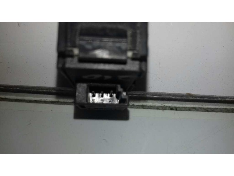 Recambio de mando elevalunas trasero derecho para mercedes-benz clase a (w168) referencia OEM IAM 2108208210 03100550 