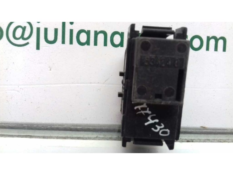 Recambio de mando elevalunas trasero izquierdo para mercedes-benz clase a (w168) referencia OEM IAM 2108208210 03100550 