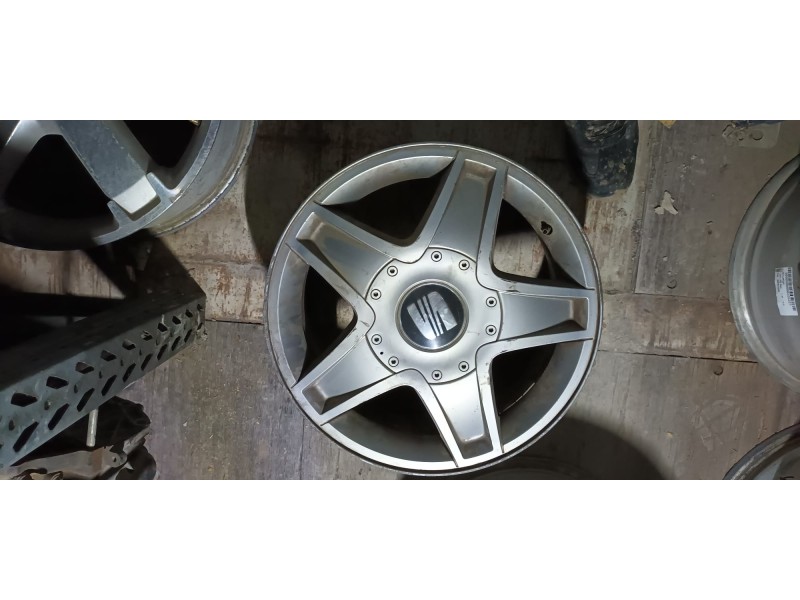 Recambio de juego llantas para seat leon (1m1) signo referencia OEM IAM 1M0601025F 7JX16H2 ET 42