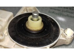 Recambio de motor elevalunas trasero izquierdo para mercedes-benz clase c (w204) berlina c 220 cdi (204.008) referencia OEM IAM  2