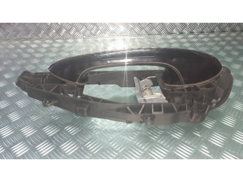 Recambio de maneta exterior delantera izquierda para bmw serie 1 lim. (f40) 118i referencia OEM IAM 988177702  01030737003