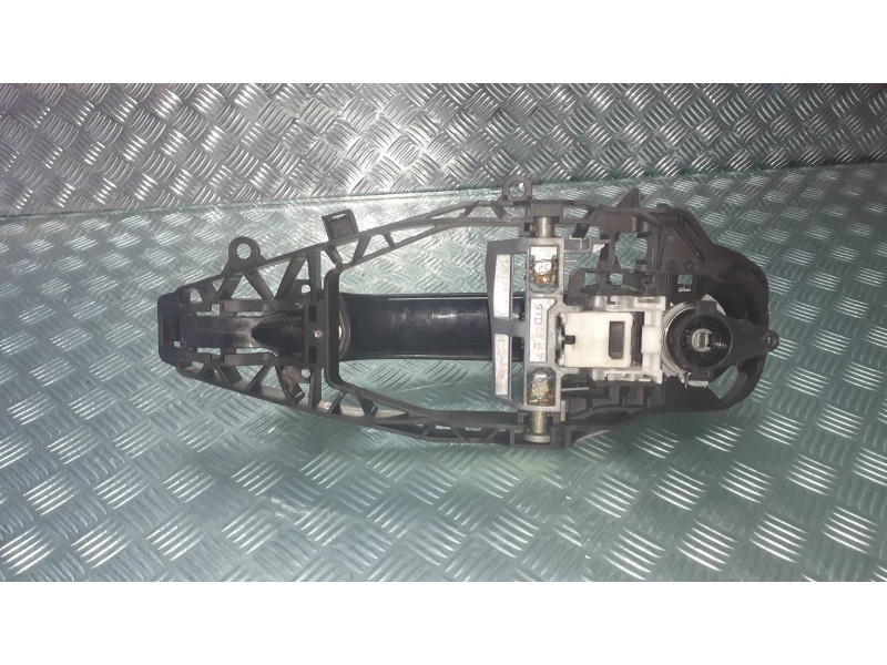 Recambio de maneta exterior delantera izquierda para bmw serie 1 lim. (f40) 118i referencia OEM IAM 988177702  01030737003