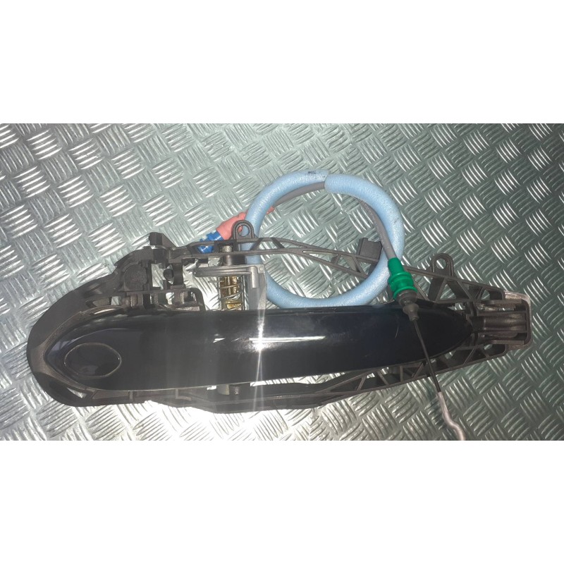 Recambio de maneta exterior delantera izquierda para bmw serie 1 lim. (f40) 118i referencia OEM IAM 988177702  01030737003