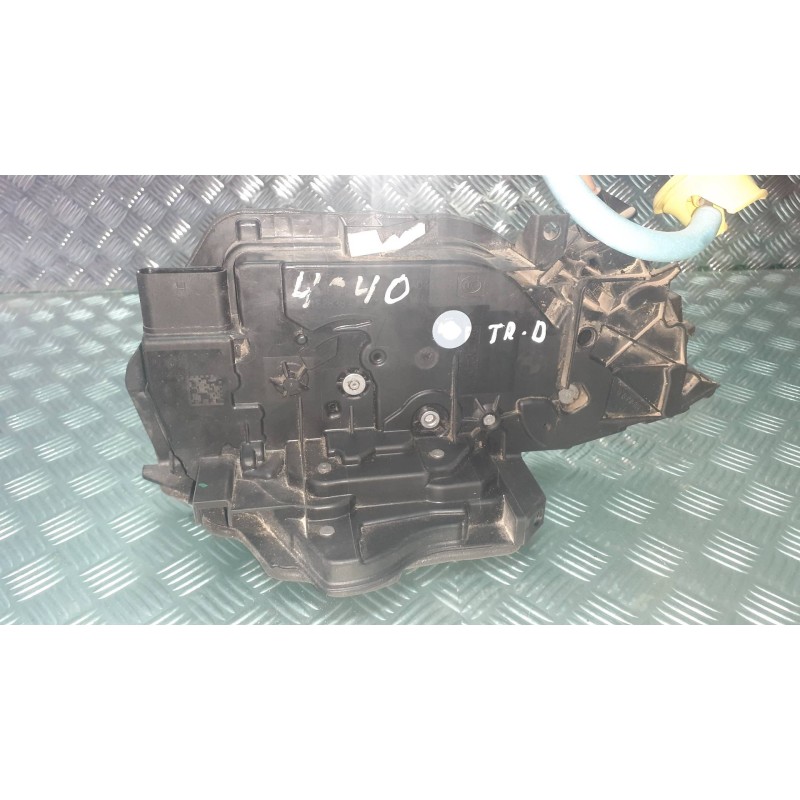 Recambio de cerradura puerta trasera derecha para bmw serie 1 lim. (f40) 118i referencia OEM IAM 45483123 744504610 A046465
