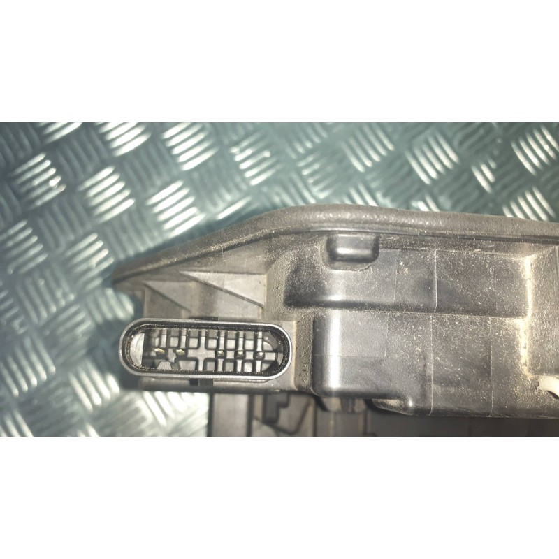 Recambio de cerradura puerta trasera derecha para bmw serie 1 lim. (f40) 118i referencia OEM IAM 45483123 744504610 A046465