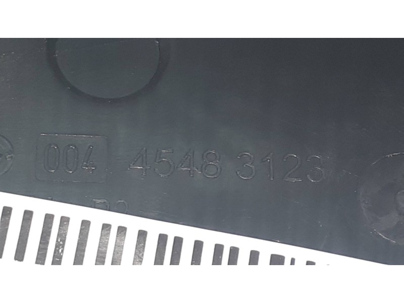 Recambio de cerradura puerta trasera derecha para bmw serie 1 lim. (f40) 118i referencia OEM IAM 45483123 744504610 A046465