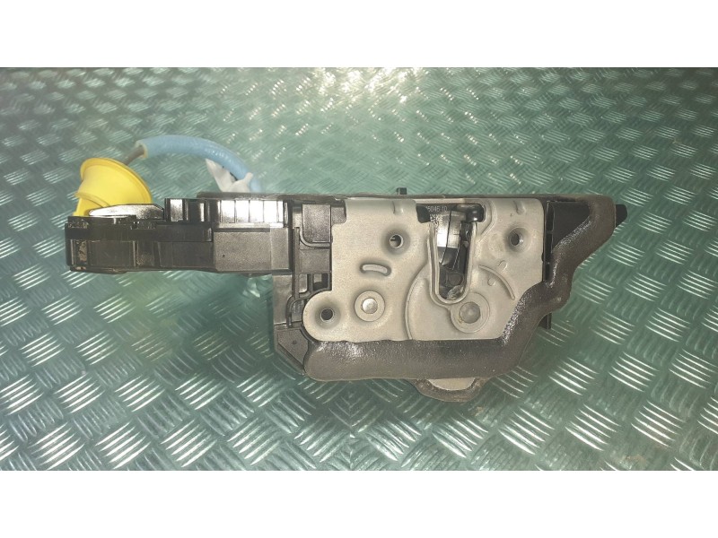 Recambio de cerradura puerta trasera derecha para bmw serie 1 lim. (f40) 118i referencia OEM IAM 45483123 744504610 A046465