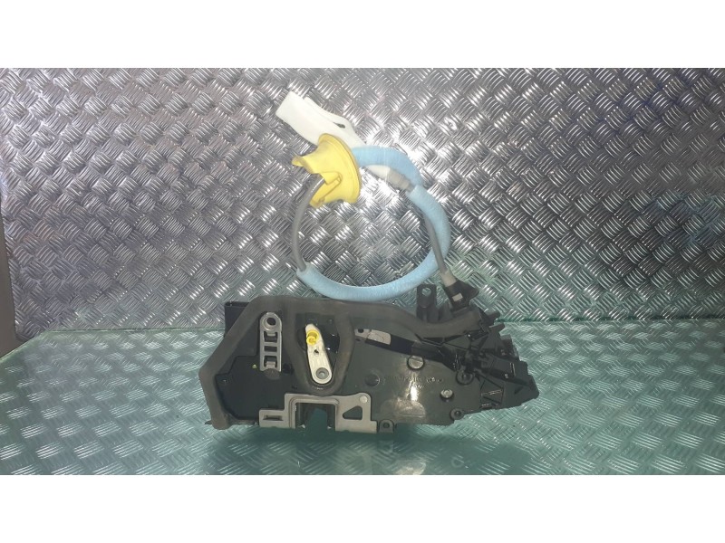 Recambio de cerradura puerta delantera izquierda para bmw serie 1 lim. (f40) 118i referencia OEM IAM 744504111 744504111 4541312