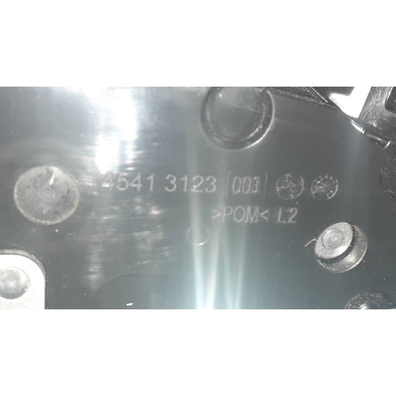 Recambio de cerradura puerta delantera izquierda para bmw serie 1 lim. (f40) 118i referencia OEM IAM 744504111 744504111 4541312