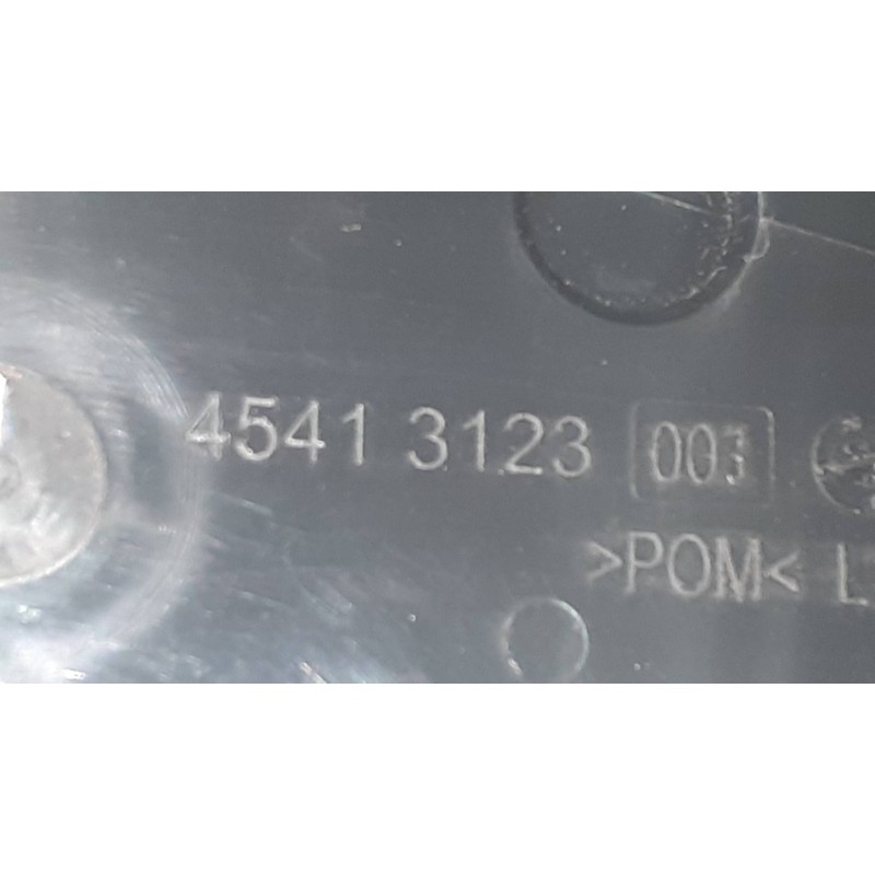 Recambio de cerradura puerta delantera izquierda para bmw serie 1 lim. (f40) 118i referencia OEM IAM 744504111 744504111 4541312