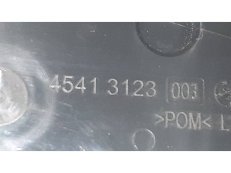 Recambio de cerradura puerta delantera izquierda para bmw serie 1 lim. (f40) 118i referencia OEM IAM 744504111 744504111 4541312