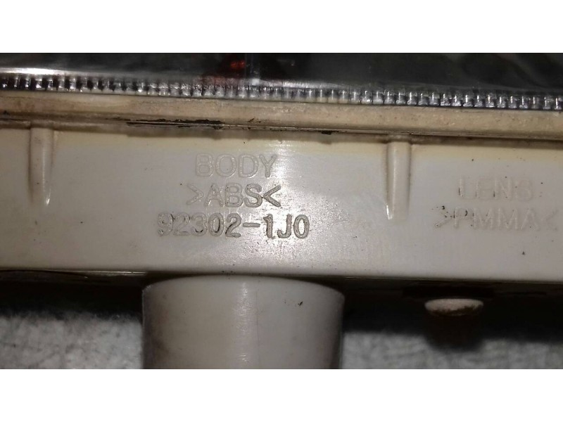 Recambio de piloto lateral derecho para hyundai i20 classic referencia OEM IAM 923021J0  2 PINES