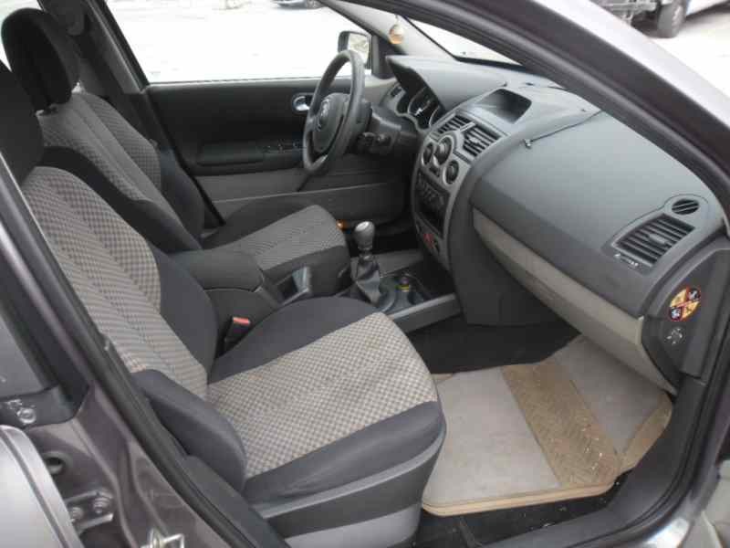 renault megane ii classic berlina del año 2004